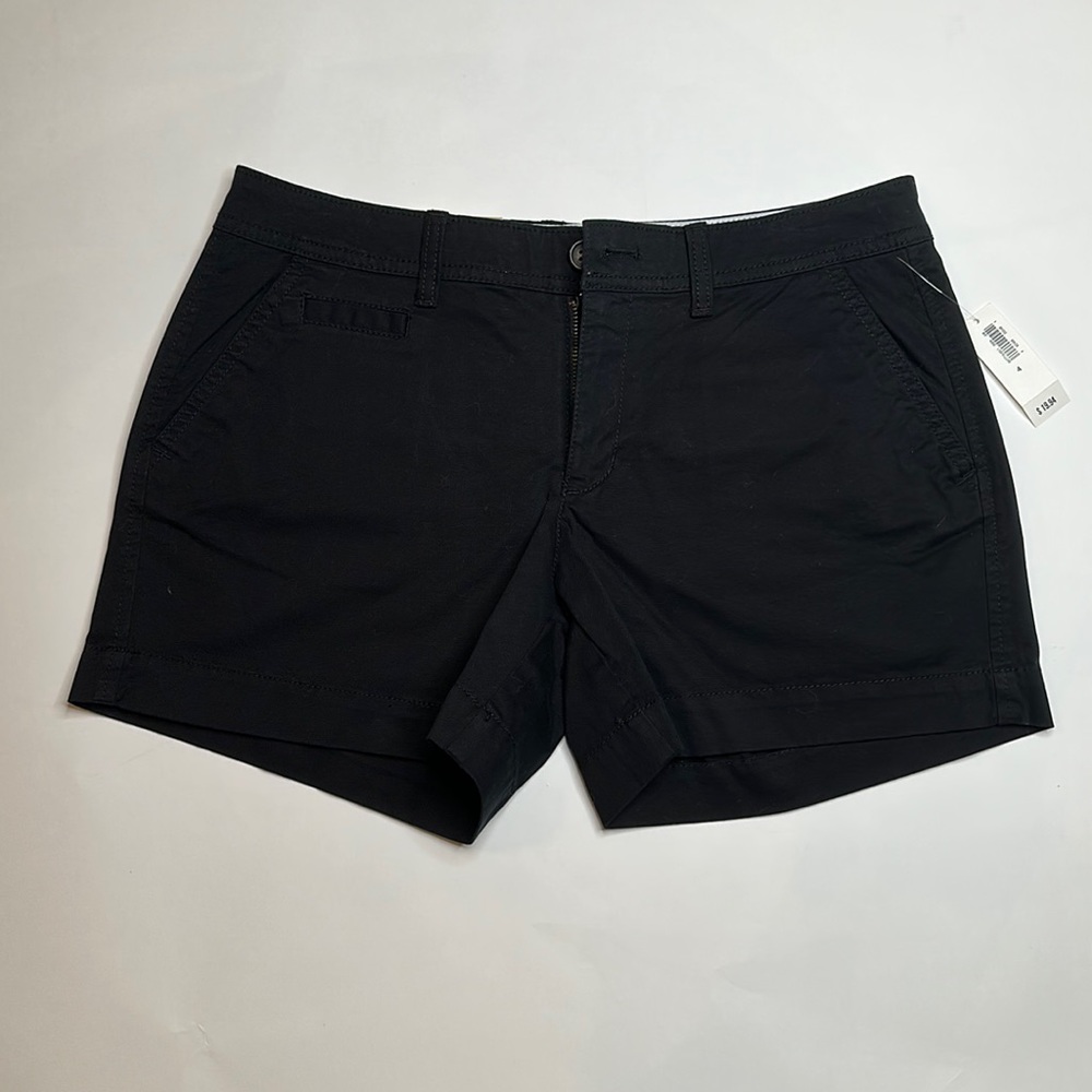 NWT Old Navy chino shorts black, size 4